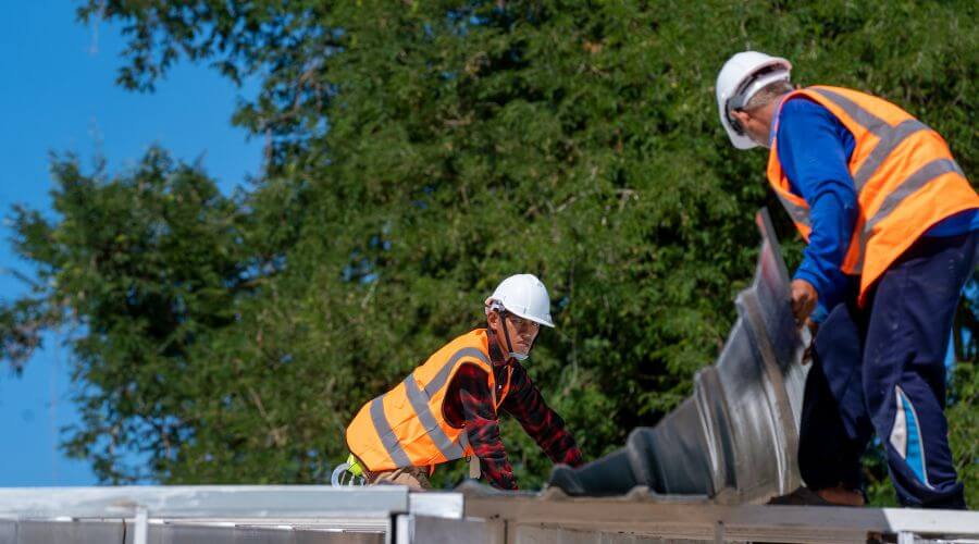 Professional gutter cleaning in Burke, VA
